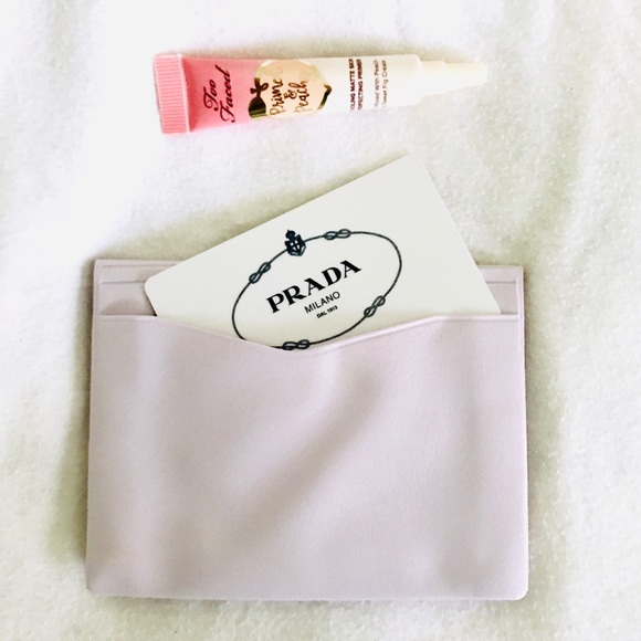 ✨5 for 30✨Lavender Pineapple Button Pouch 🍍 - Picture 5 of 6